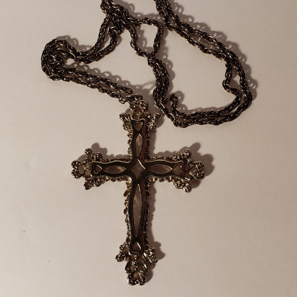 Vintage 1970s Cross & Chain Pendant - Picture 2 of 2